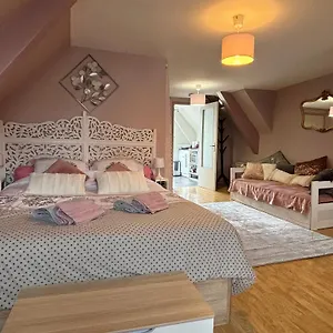 Le Grenier De Charme Centre Historique , Dinan France